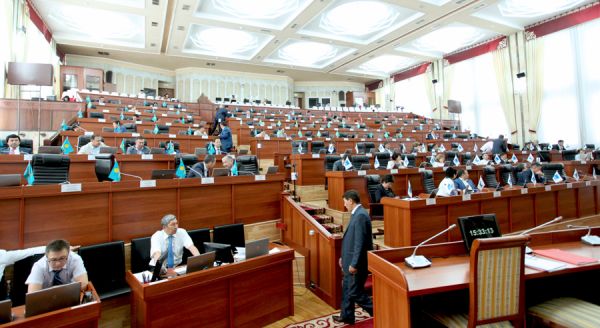 Парламенттин иштөө жол-жобосун өркүндөтүү максатында Жогорку Кеңештин Регламентине түзөтүүлөр киргизилүүдө