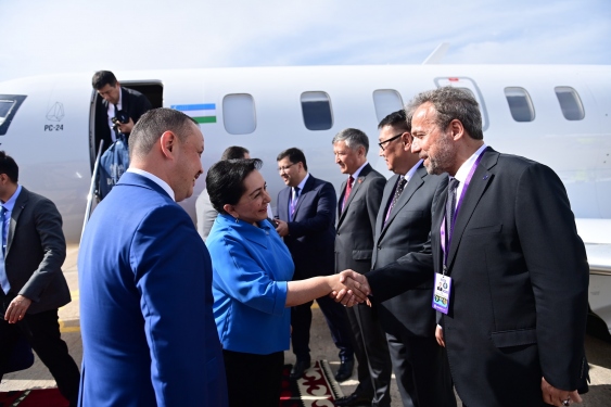 В Кыргызстан прибыли парламентские делегации Турции во главе с Председателем Великого Национального Собрания Турции М. Шентопом и Узбекистана во главе с Председателем Сената Олий Мажлиса Т. Нарбаевой