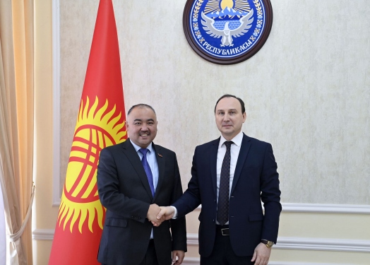 Торага Нурланбек Шакиев принял Посла Республики Беларусь в Кыргызстане Андрея Страчко